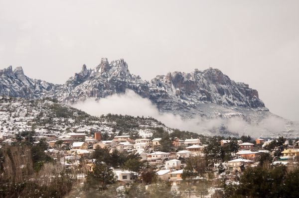 Landschaft,Berg,Schnee,Stadt,Baum,Winter