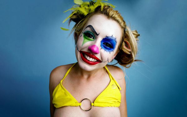 Lexi Belle,Clowns,bunt