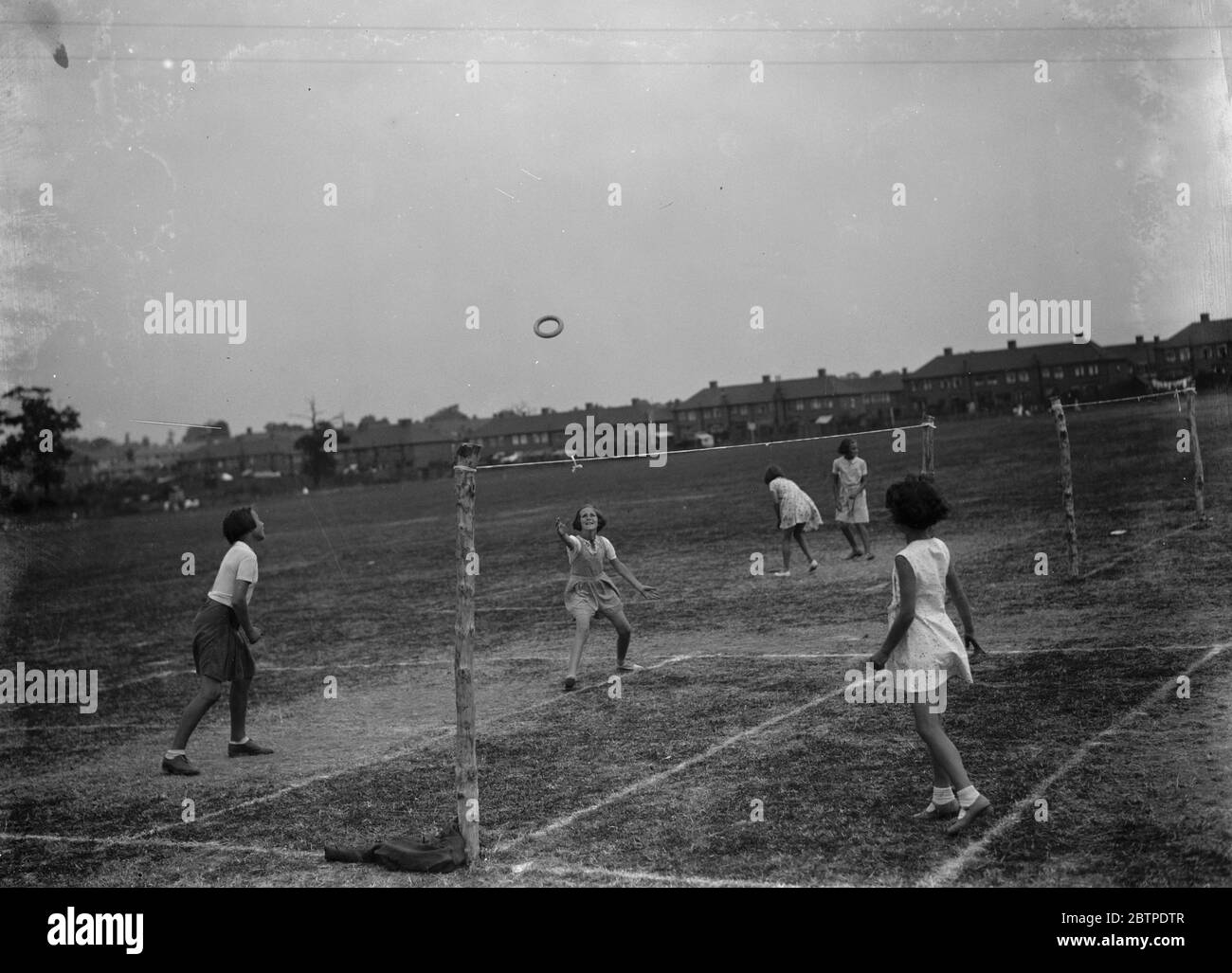 Deck tennis , girls . 1937 Stock Photo