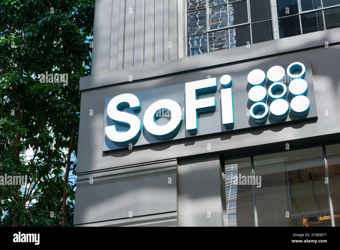 SoFi logo on headquarters facade. Social Finance is an online personal finance company - San Francisco, California, USA - 2020 Stock Photo