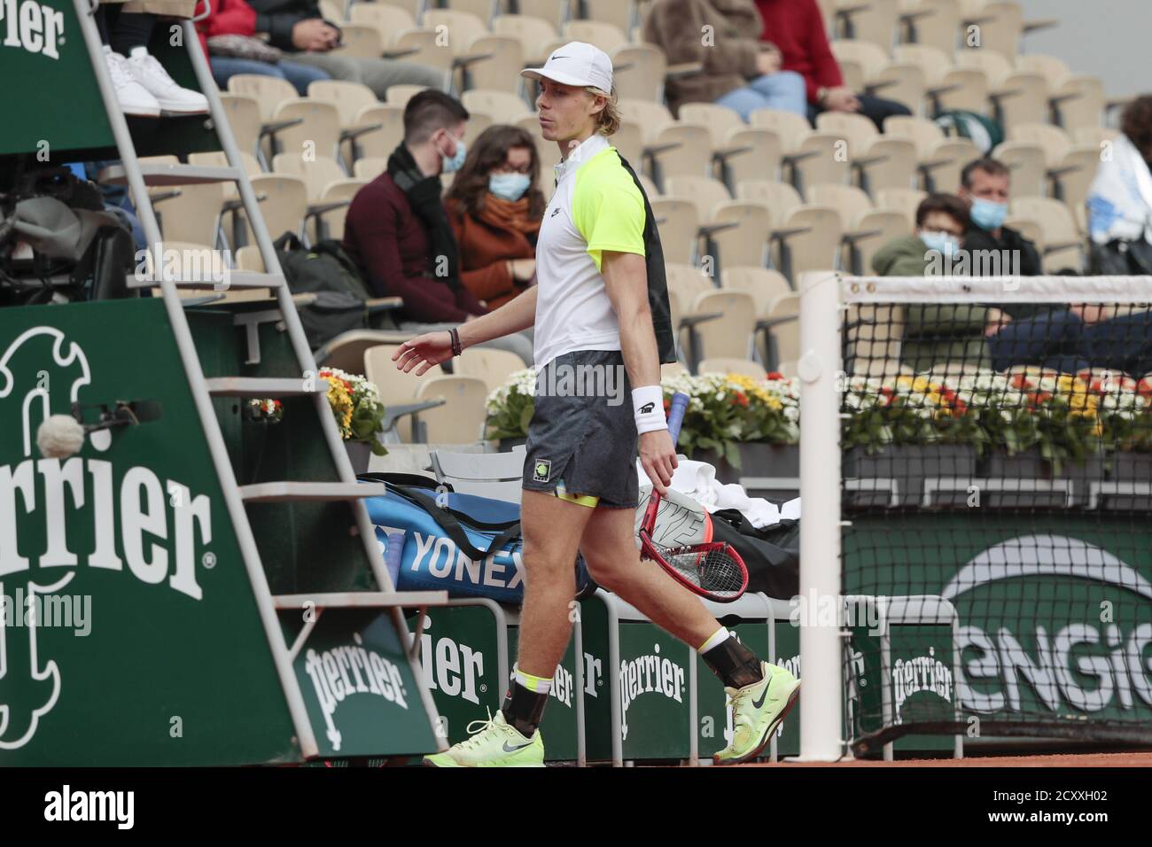 Paris, France. 1st Oct 2020. Denis SHAPOVALOV (CAN) has broken his tennis racket during the Roland Garros 2020, Grand Slam tennis tournament, on October 1 st, 2020 at Roland Garros stadium in Paris, France - Photo Stephane Allaman / DPPI Credit: LM/DPPI/Stephane Allaman/Alamy Live News Stock Photo