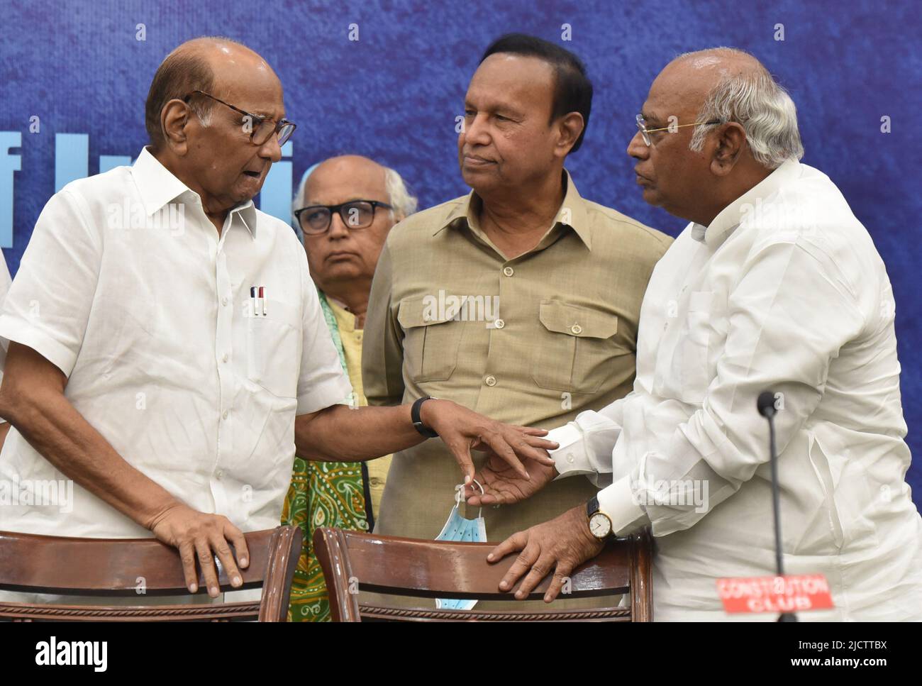 New Delhi, India. 15th June, 2022. NEW DELHI, INDIA - JUNE 15: NCP chief sharad Pawar, Congress party leader and Leader of the Opposition in Rajya Sabha Mallikarjun Kharge, DMK party Leader TR Baalu, after opposition parties leader meeting on the Rastripati election, address media persons on June 15, 2022 in New Delhi, India. At least 17 parties including Congress, Samajwadi Party, NCP, DMK, RJD and the Left parties attended the meeting. (Photo by Sonu Mehta/Hindustan Times/Sipa USA) Credit: Sipa USA/Alamy Live News Stock Photo