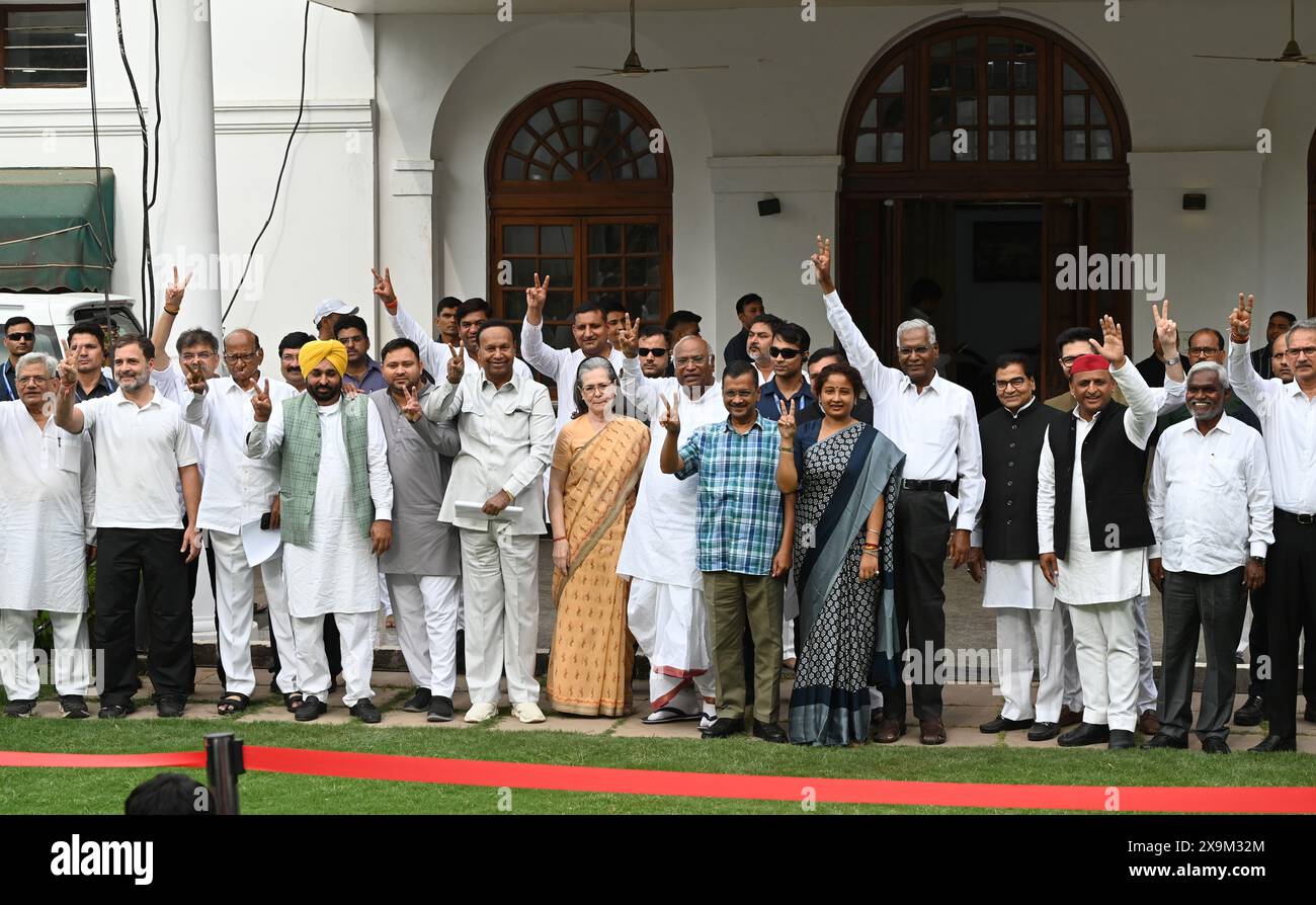 NEW DELHI, INDIA - JUNE 1: Congress President Mallikarjun Kharge, the party leaders Sonia Gandhi and Rahul Gandhi, Delhi Chief Minister and AAP chief Arvind Kejriwal, Punjab Chief Minister Bhagwant Mann, JMM leader Kalpana Soren, Samajwadi party leader Akhilesh Yadav, NCP President Sharad Pawar, DMK leader TR Baalu, RJD leader Tejashwi Yadav, CPI(M) Sitaram Yechury and others after INDIA bloc leaders’ meeting at Kharge’s residence, on June 1, 2024 in New Delhi, India. The INDIA bloc meeting in Delhi to discuss the future course of action after the results of the Lok Sabha polls are announced o Stock Photo