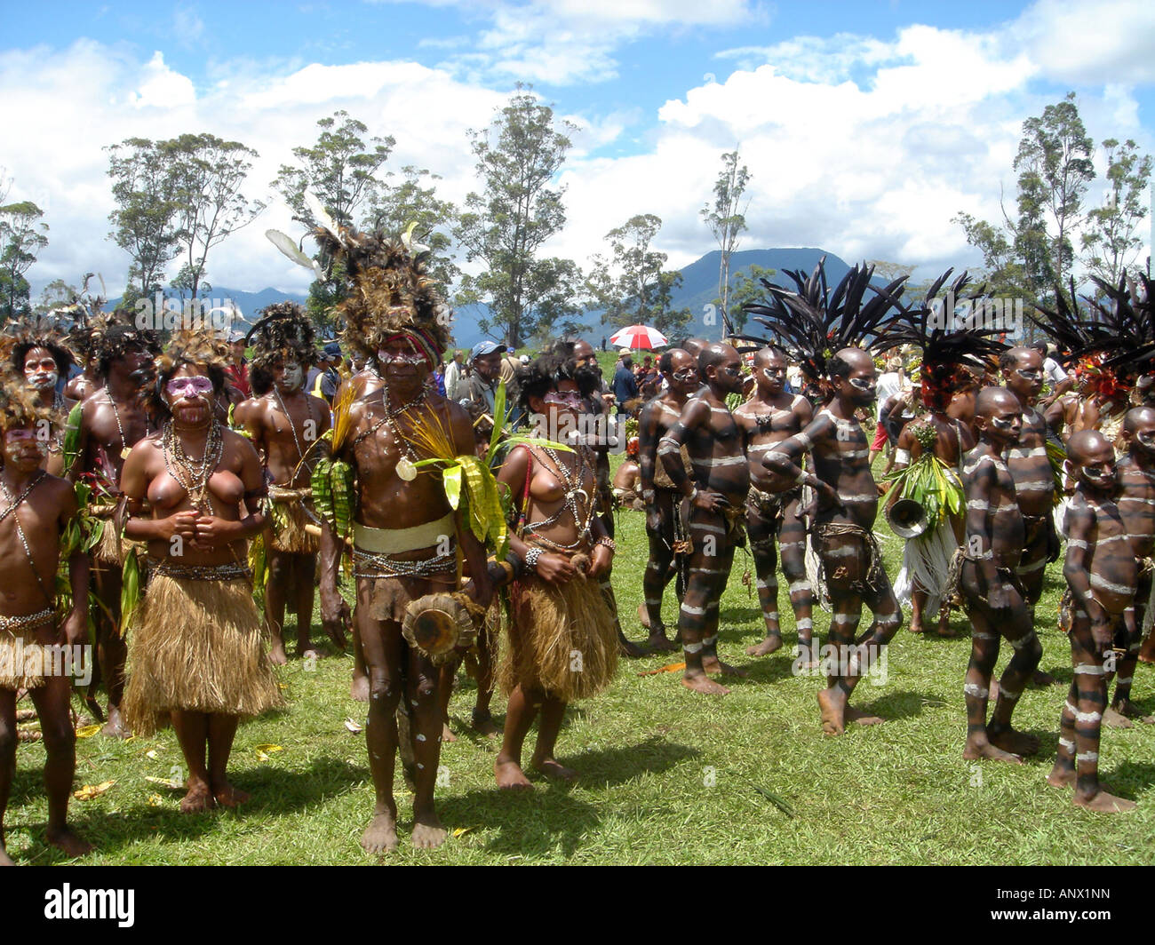 men and women at the Highland festival, Papua New Guinea Stock Photo