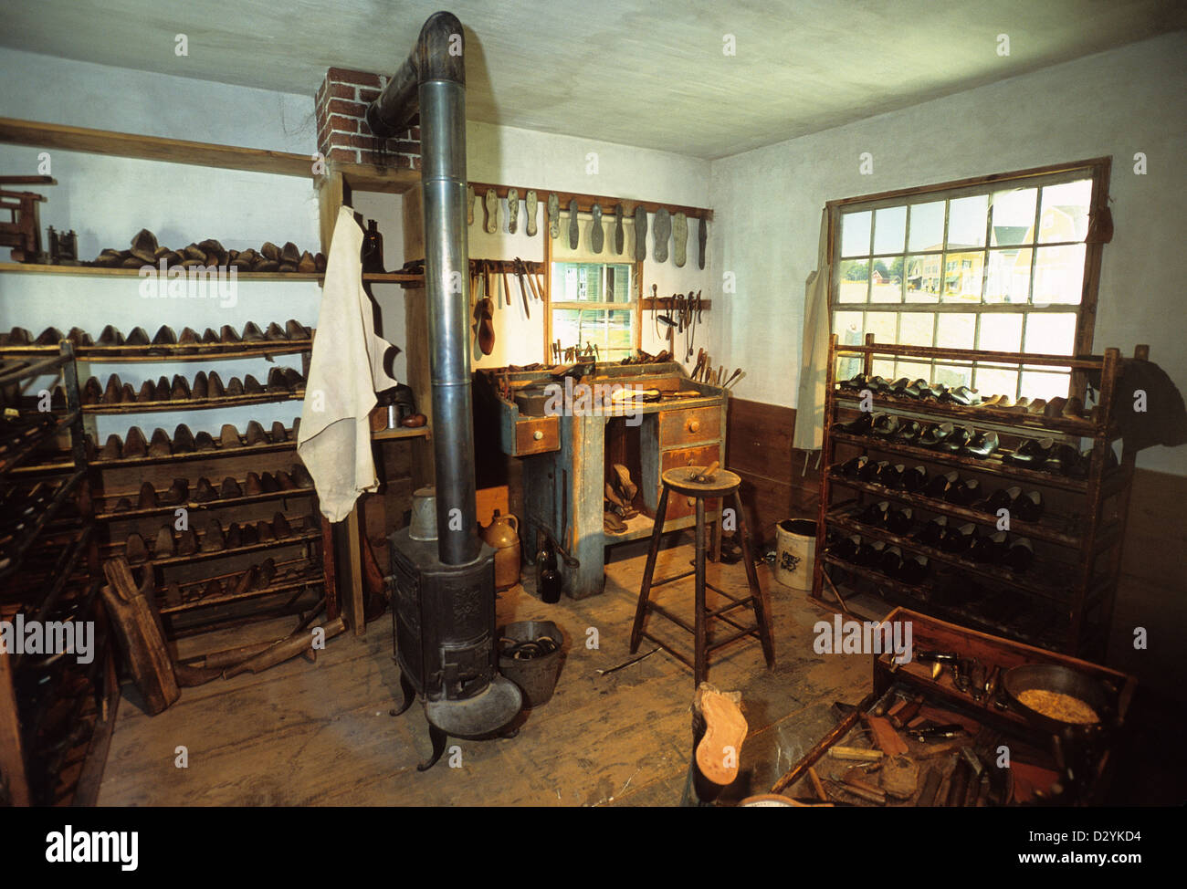 Elk282-1034 Maine, Augusta, Maine State Museum, cobbler's shop diorama Stock Photo