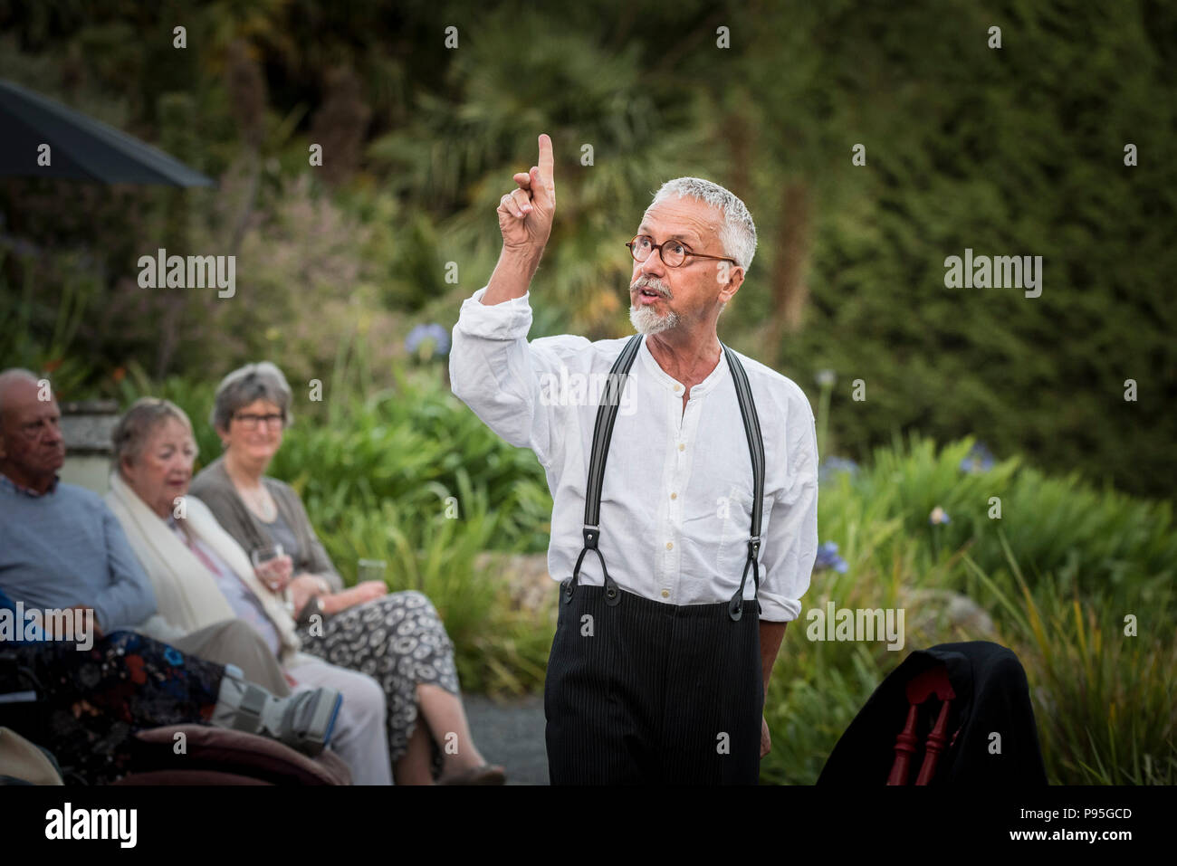 Theatre company Finding the Will performing Bard Heads at Trebah Garden in Cornwall. Stock Photo