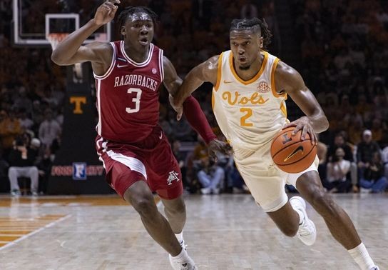 Image for story: No. 1 Tennessee beats No. 23 Arkansas 76-52 to match best start in program history