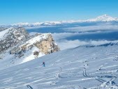 En images : Au-dessus d’une mer de nuages, skier sur la Dent de Crolles