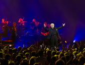 Michel Sardou sert sa dernière tournée à la LDLC Arena et dit adieu aux Lyonnais