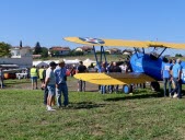 De la terre au ciel : avions et véhicules rétro s’exposent à Saint-Chamond