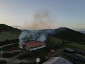 Risque d’explosion, habitants évacués : un bâtiment agricole ravagé par les flammes