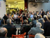 Le musée des véhicules anciens a accueilli l’orchestre de Lons