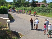 Le peloton des séniors du Tour de l’Ain a traversé le village