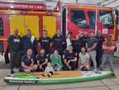 Il traverse la France en paddle et fait une halte chez ses collègues pompiers