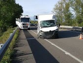 Une camionnette percute un transport de matières dangereuses sur l'A42