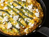 La frittata aux asperges et courgettes : les légumes à l'italienne