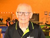 À 85 ans, le ping-pong passionne toujours Roger Delorme