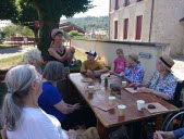 Les résidents de l’Albizia s’adonnent à la poterie