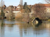 Pourquoi la deuxième arche du pont roman n’est pas elle aussi restaurée ?