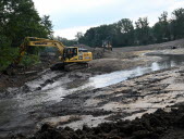 À Bourg, après des travaux, le cours de la Reyssouze retrouve une sinuosité naturelle