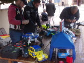 Un rallye de voitures télécommandées organisé place du Petit-Louvre