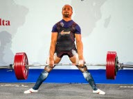 Hassan El Belghiti au pied du podium des Championnats du monde de powerlifting