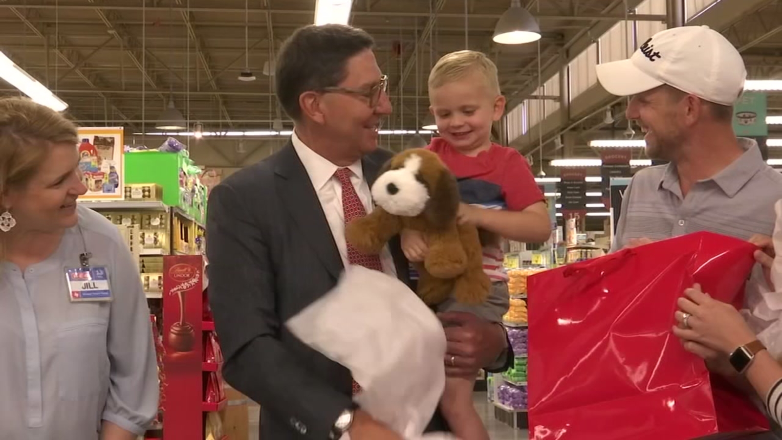 HEB president helps reunite Tomball boy with lost stuffed animal ...