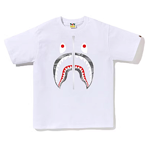 BAPE - Camiseta Honeycomb Camo Shark "Branco/Cinza" -NOVO-