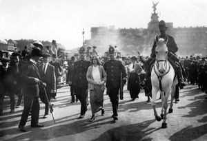 Women's suffrage: Buckingham Palace demonstration, 1914