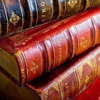 Books. Lord Alfred Tennyson. Lord Byron. Poetry. Reading. Literacy. Library. Antique. A stack of four antique leather bound books.