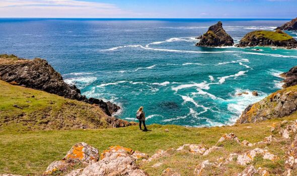 longest walking trail uk is