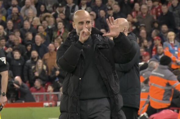 pep-guardiola-gesture-liverpool-fans-sacked