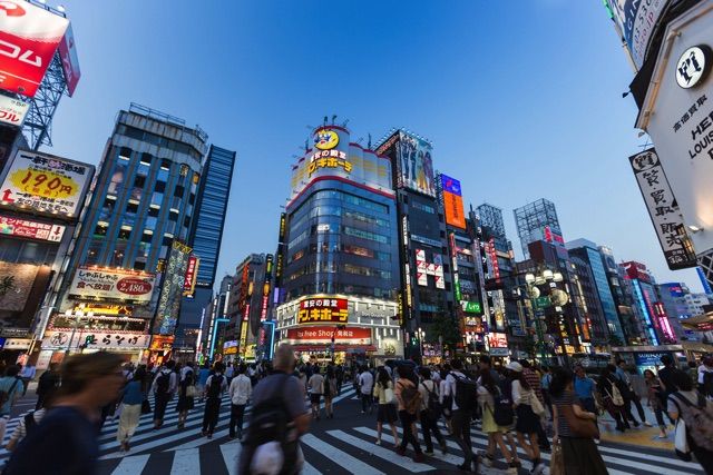 新宿東口の交差点