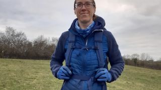 Fitness writer Lily Canter showing the Fjällräven Ulvo's straps