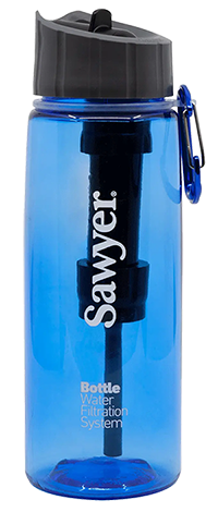 A blue Sawyer water filtration bottle with grey lid attached to a carabiner