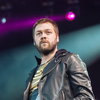 Kasabian отреклись от солиста из-за домашнего насилия