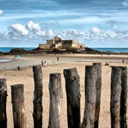 Saint Malo 406 budget hotel