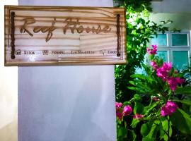 Reef Guest House، فندق في مدينة ماليه