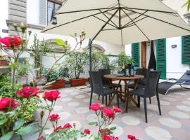 Spacious & Bright, next to the Duomo of Florence, Michelangelo, with Patio