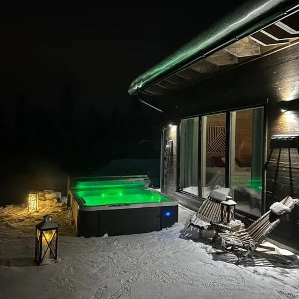 Log house with sauna&jacuzzi!, hotel di Sinettä