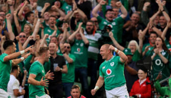 Keith Earls celebrates scoring a try with Conor Murray and Jack Crowley 19/8/2023