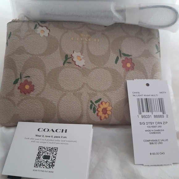 Coach Handbags - New Coach Floral Wristlet🎉WEEKEND FLASH SALE 🎉