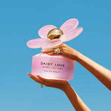 Marc jacobs has cast his collection and marc by marc jacobs campaigns. Daisy Love Eau So Sweet