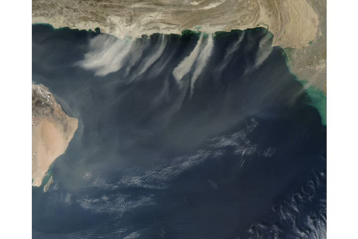 Dust across the Arabian Sea