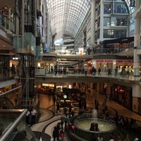 Foto tomada en CF Toronto Eaton Centre  por Paulo M. el 11/8/2015