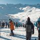 Près de 10 000 skieurs ont profité de la journée d'ouverture de la station de Val Thorens, ce samedi 23 novembre, selon l'office de tourisme.