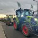 Environ 300 tracteurs et camions ont bloqué le pont de l'Europe qui relie Strasbourg à Kehl, lundi 18 novembre.