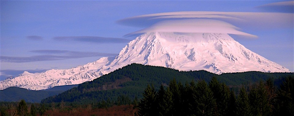 Mt. Rainier with lenticular clouds (credit: US National Park Service)