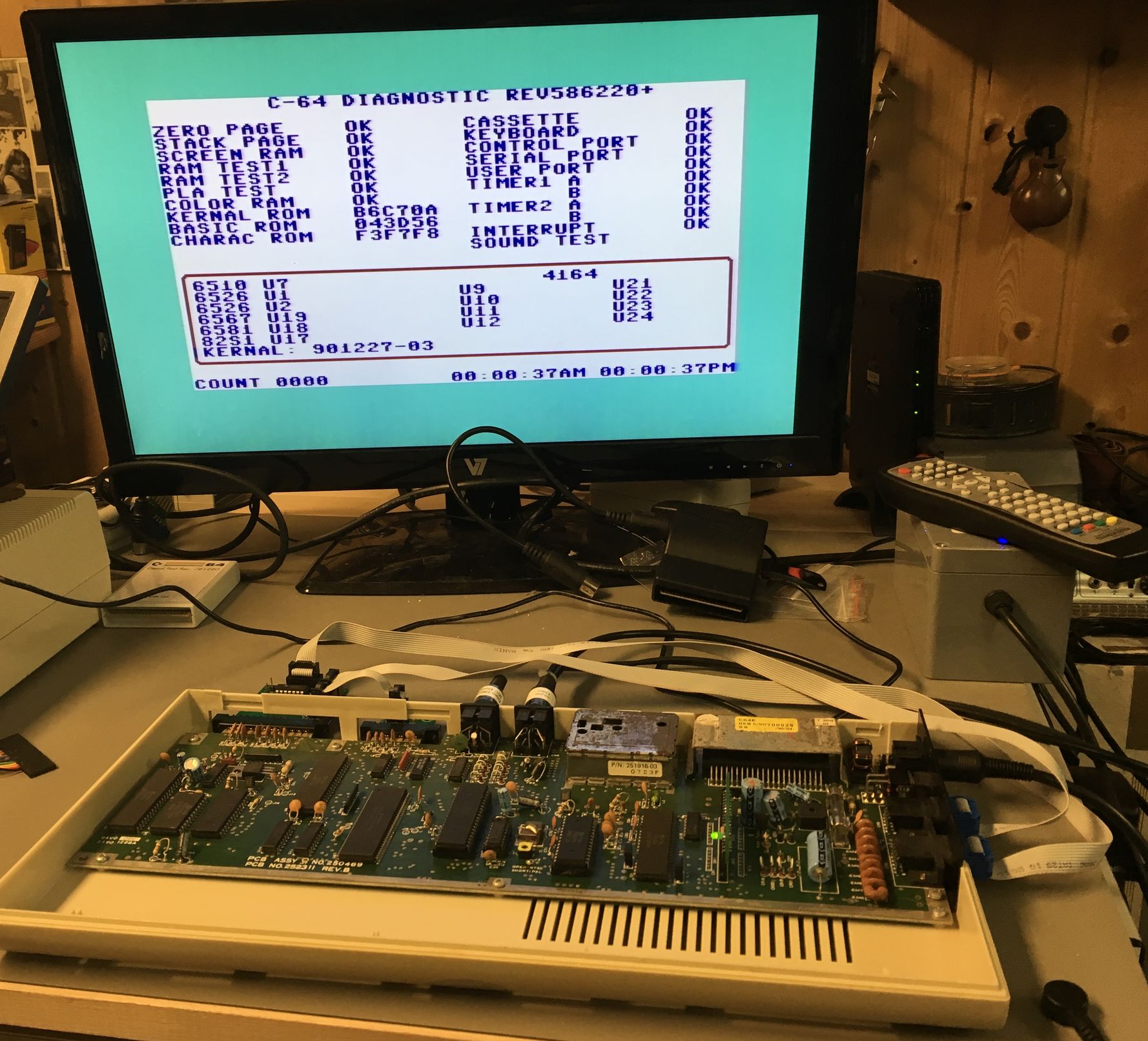 Diagnostic 586220 running on a C64