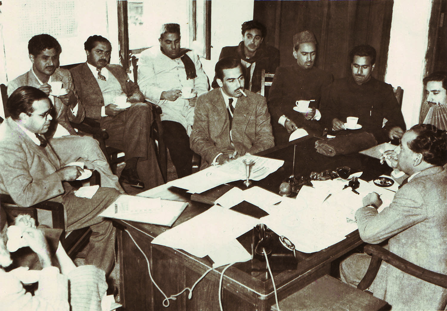 There is not even a plaque to remind anyone of the historical significance of the structure where the likes of Faiz Ahmed Faiz held critical editorial meetings (right). | Photo: Faiz Ghar Archives